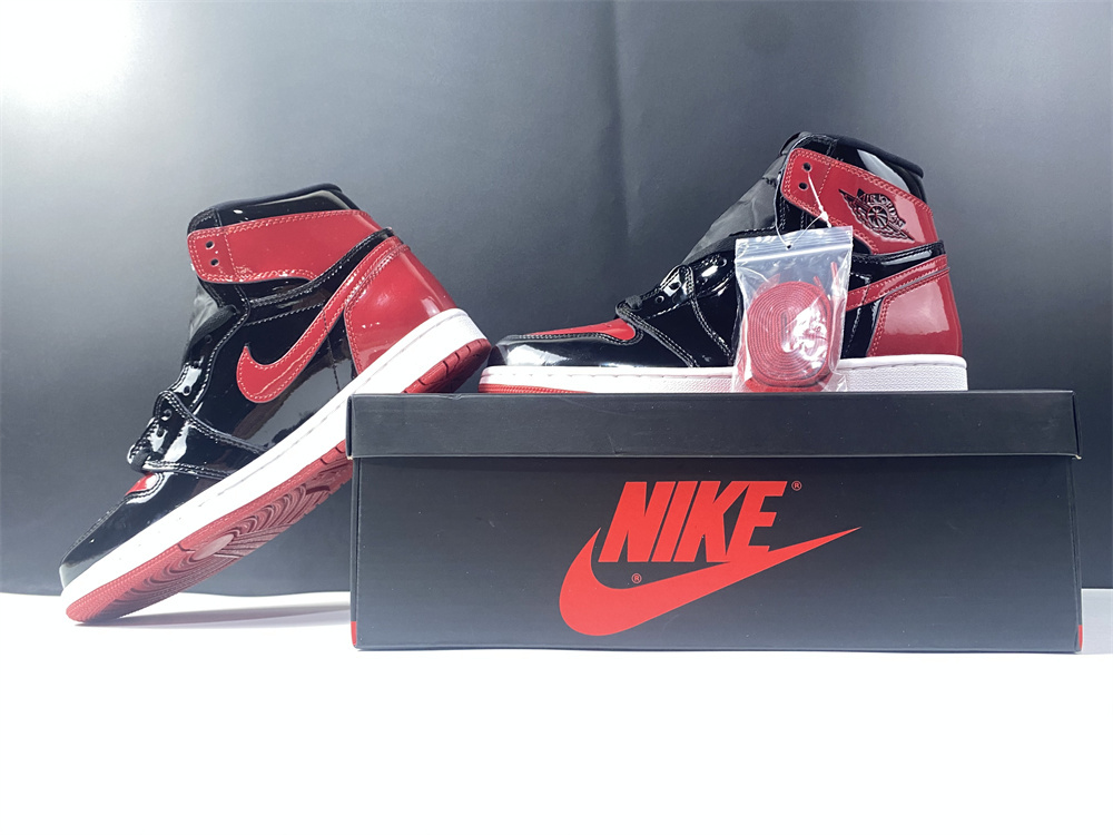 Air Jordan 1 High OG Bred Patent 555088-063