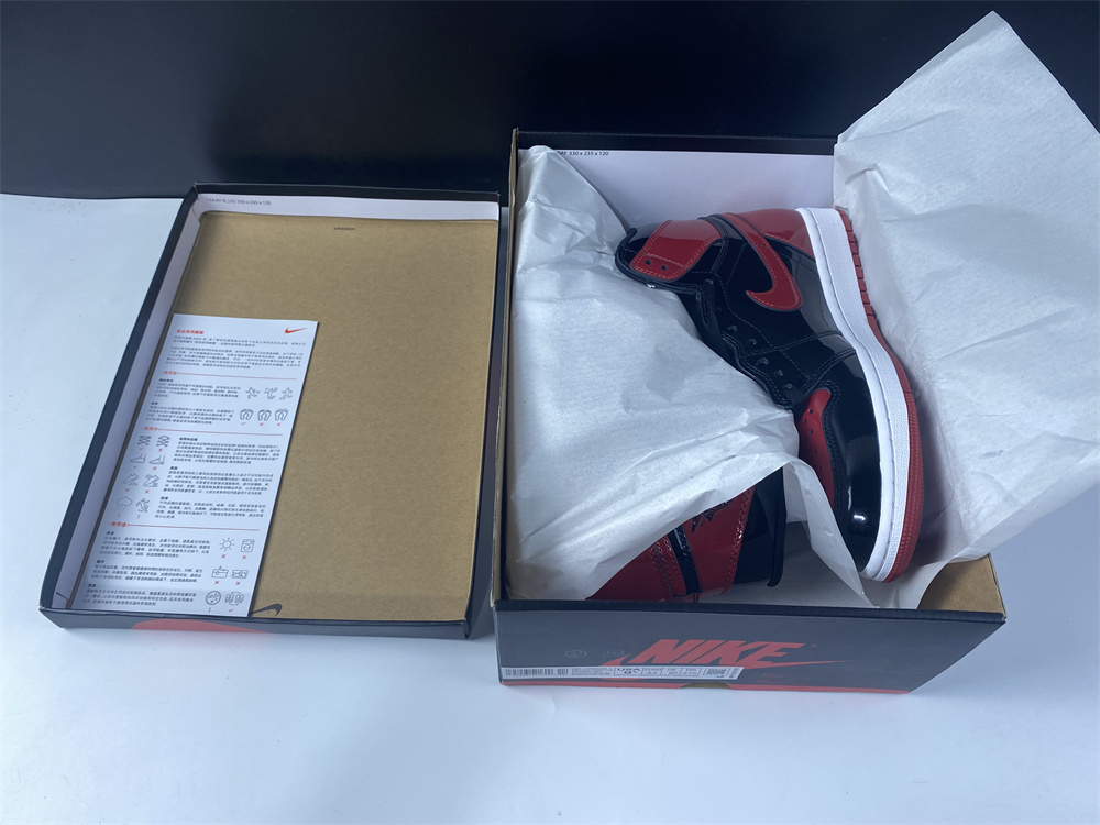 Air Jordan 1 High OG Bred Patent 555088-063