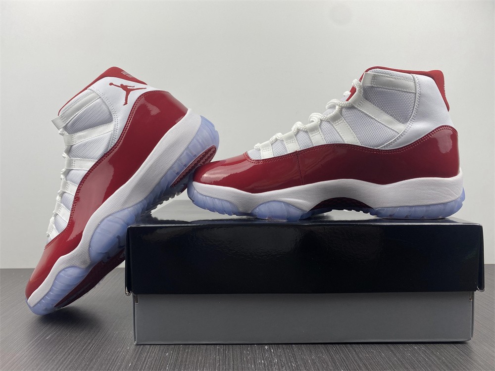 Air Jordan 11 Cherry