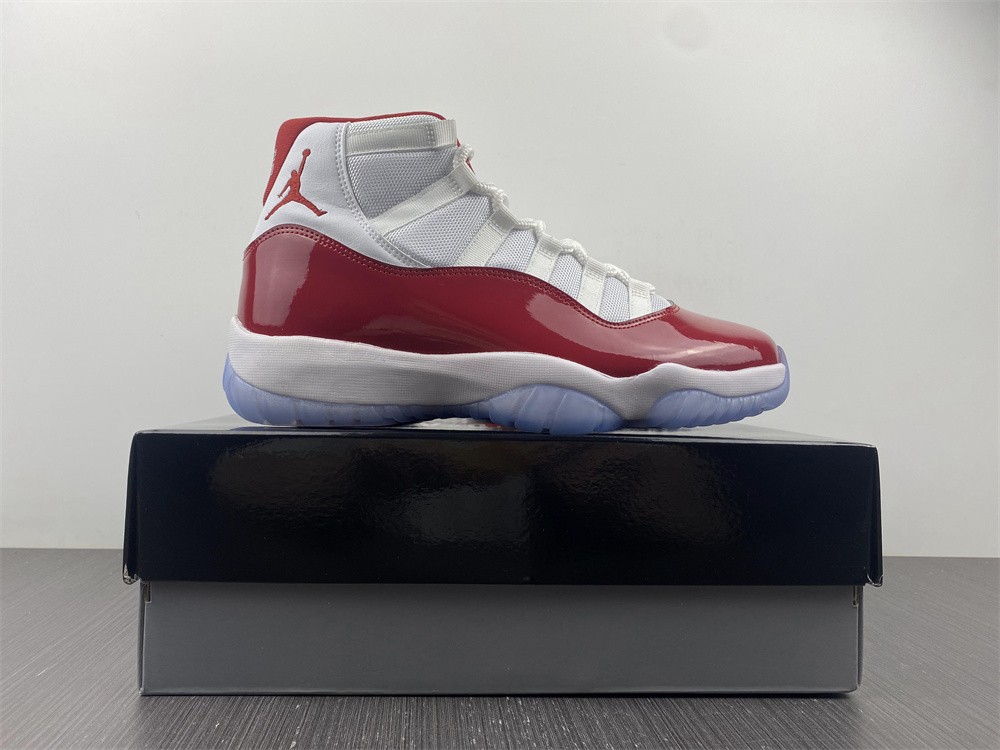 Air Jordan 11 Cherry