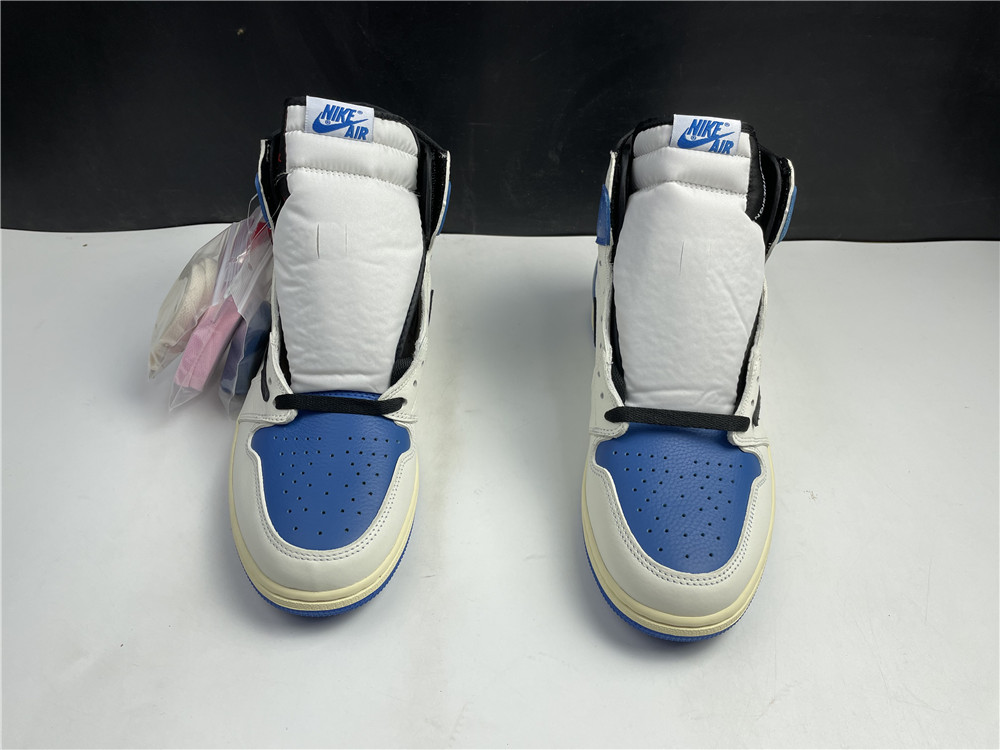 Air Jordan 1 Travis Scott DH3227-105