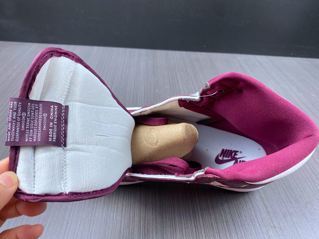 Air Jordan 1 High OG Volt Gold 555088-118