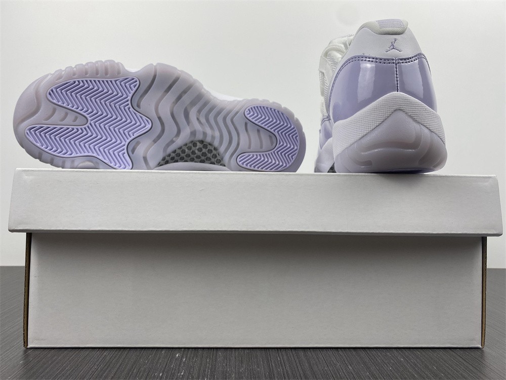 Air Jordan 11 Low WMNS PURE VIOLET AH 7860-101