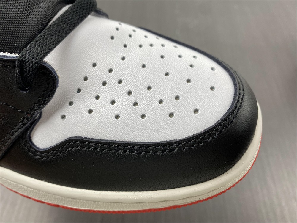 Air Jordan 1 555088-112