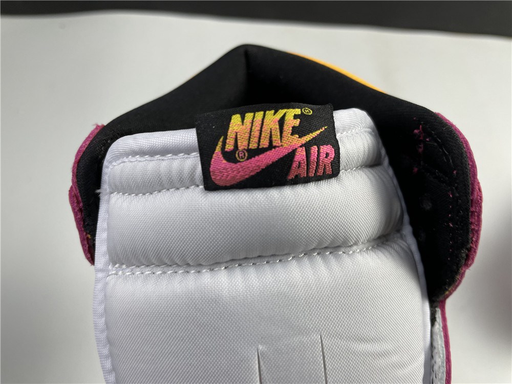 Air Jordan 1 High OG"Light Fusion Red"555088-603