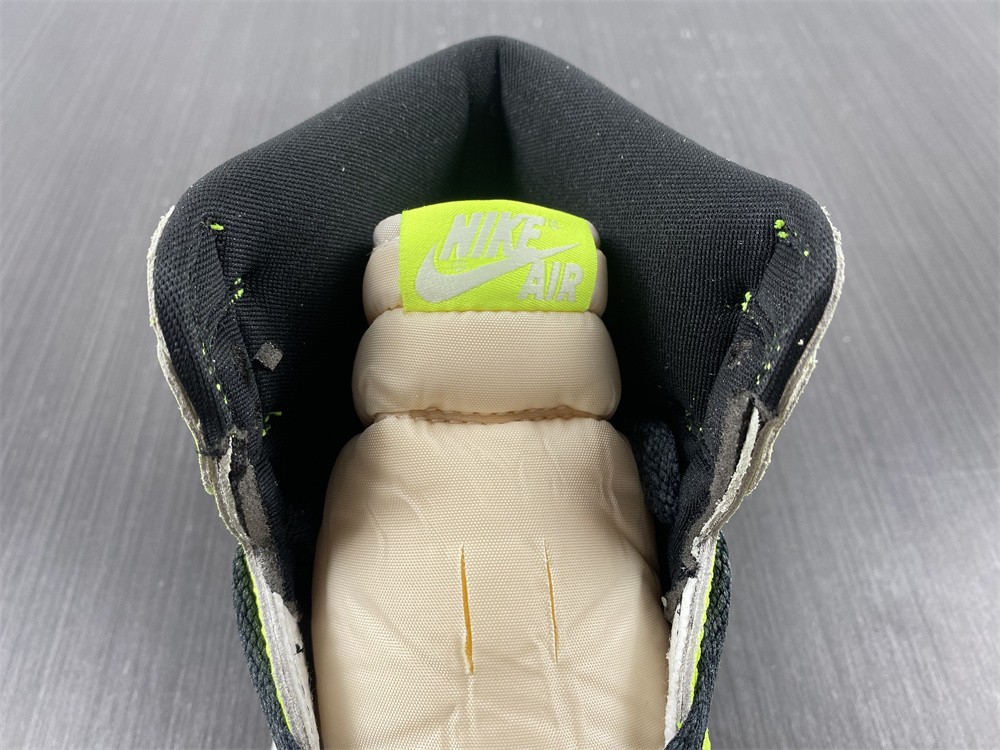 Air Jordan 1 Retro High OG 555088-702