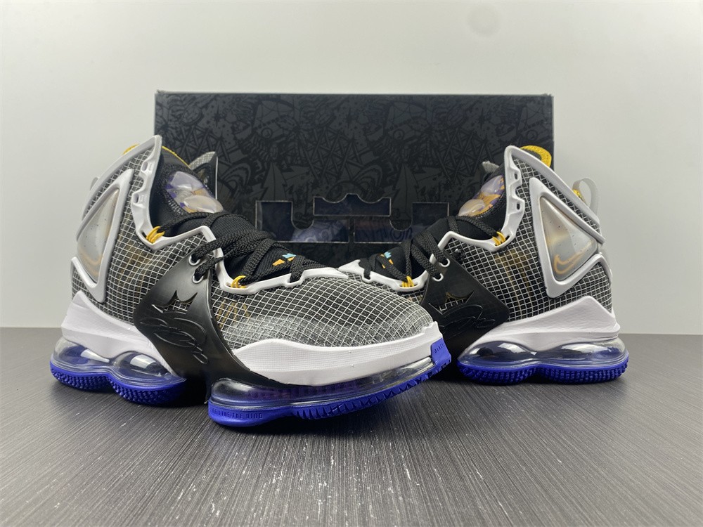 Nike Lebron 19