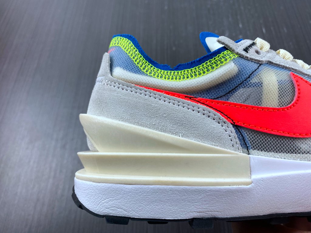 NIKE Waffle One  DA7995-101