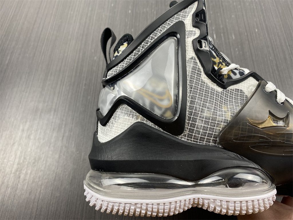 NIKE LeBron XIX EP DC9340-100
