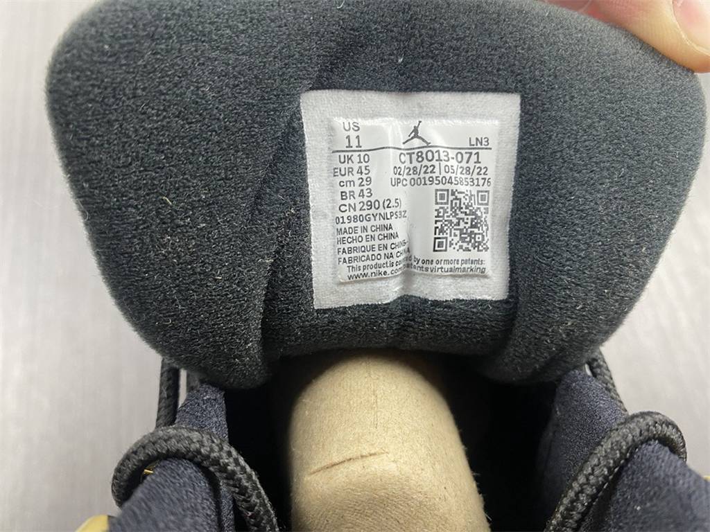 Air Jordan 12 Black Taxi  CT8013-071