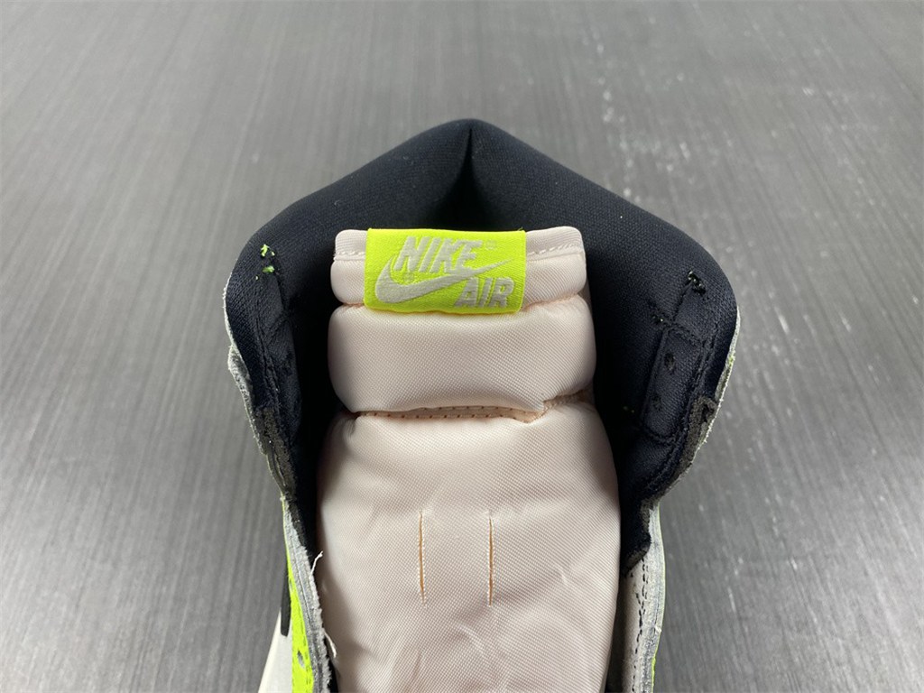 Air Jordan 1 Retro High OG 555088-702