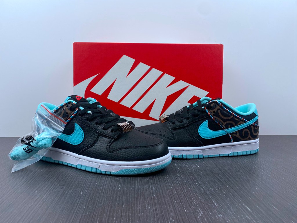 NKNike Dunk Low B op DH7614-00