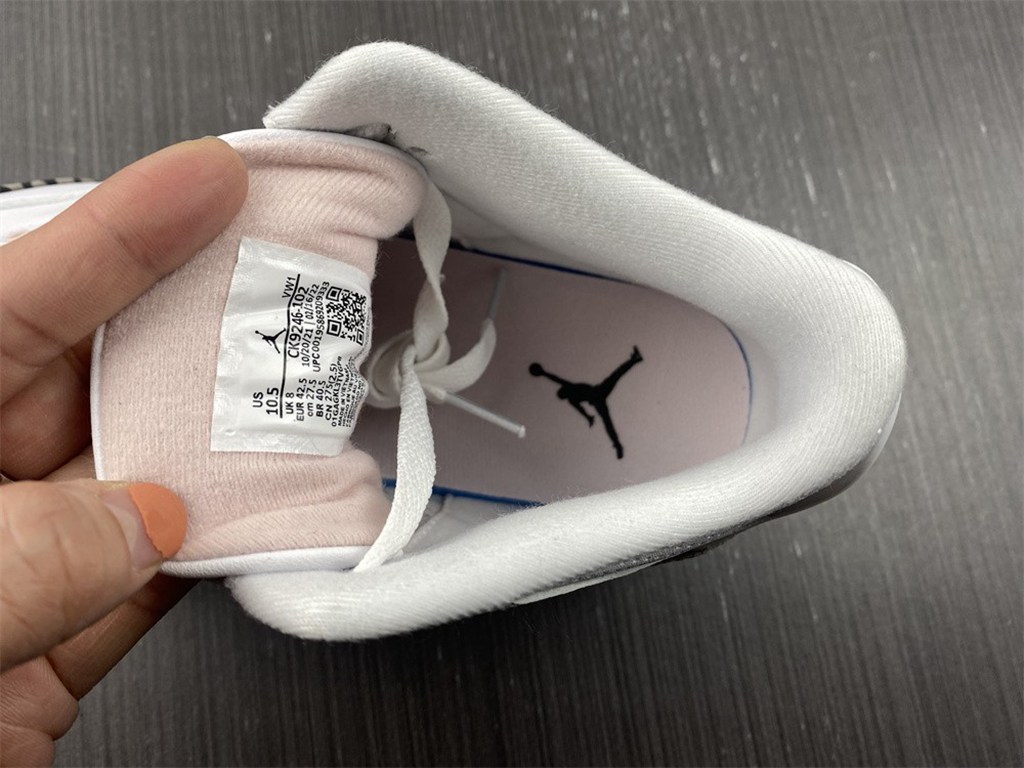 JORDAN 3 RETRO  NEAPOLITAN