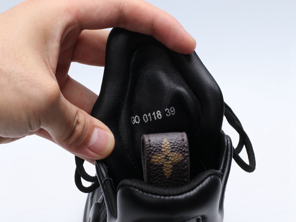 L*V Archlight Sneaker Black