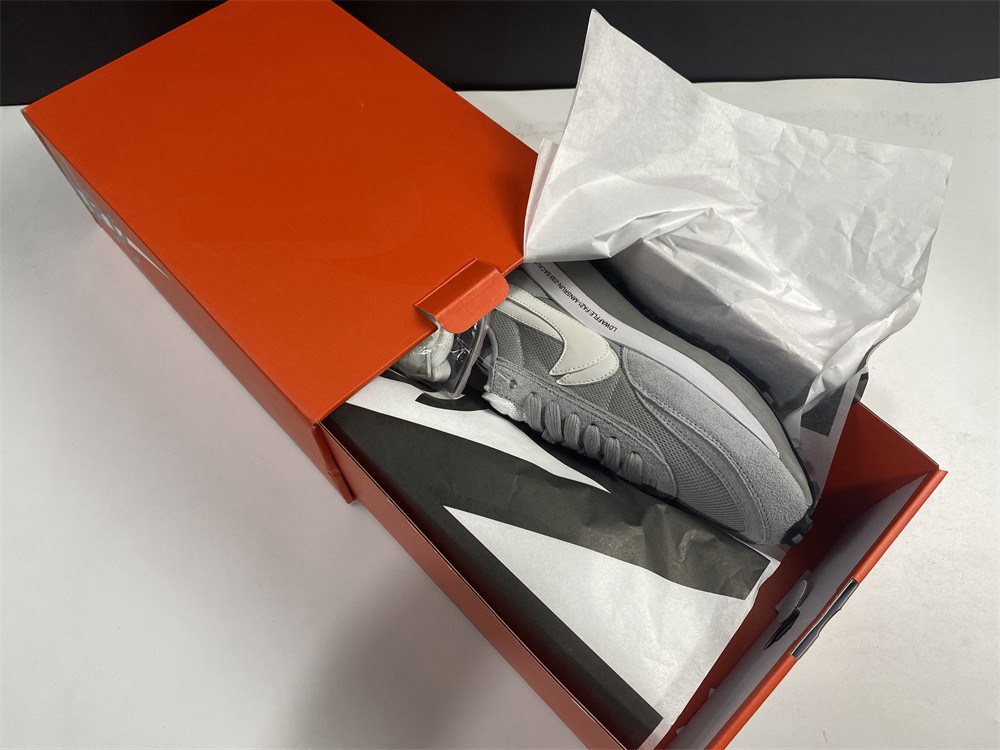 fragment x sacai x Nike LDWaffle DH2684-001