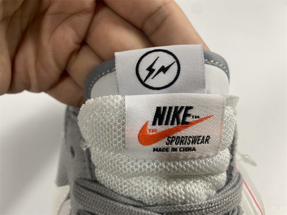 fragment x sacai x Nike LDWaffle DH2684-001