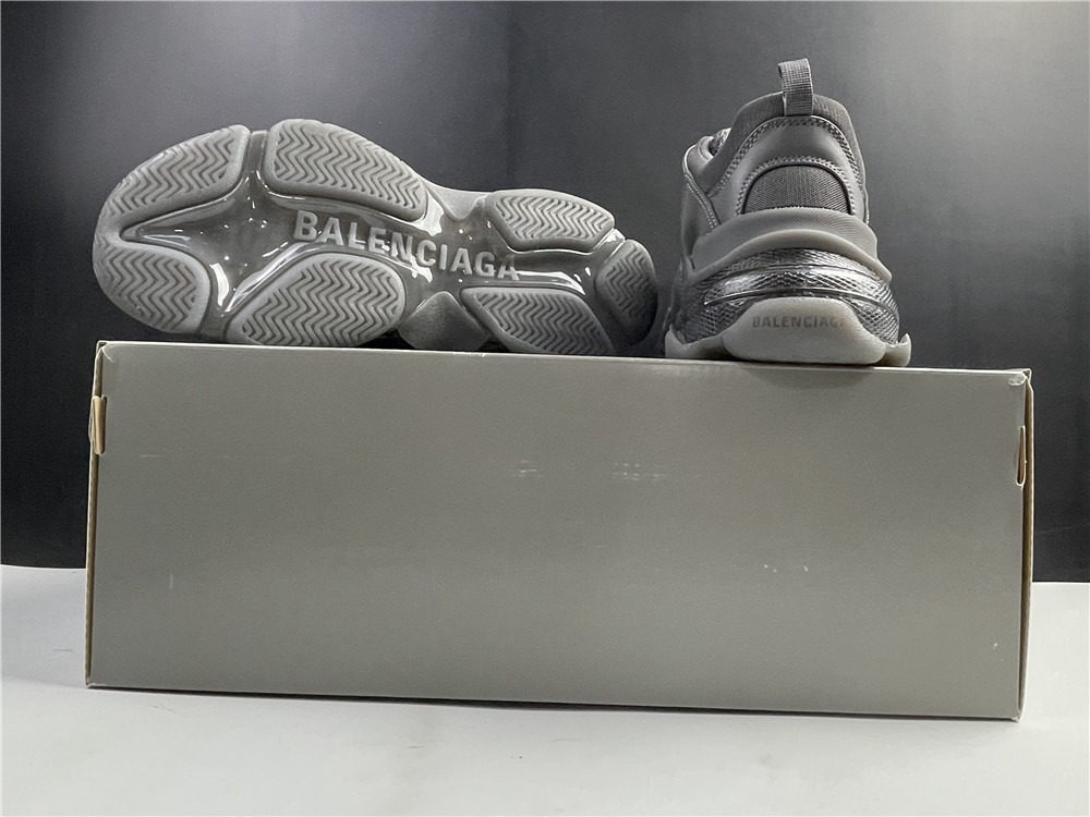 Designer Sneakers BLG Wmns Triple S Trainer Grey