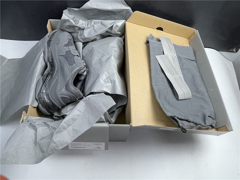 Designer Sneakers BLG Wmns Triple S Trainer Grey