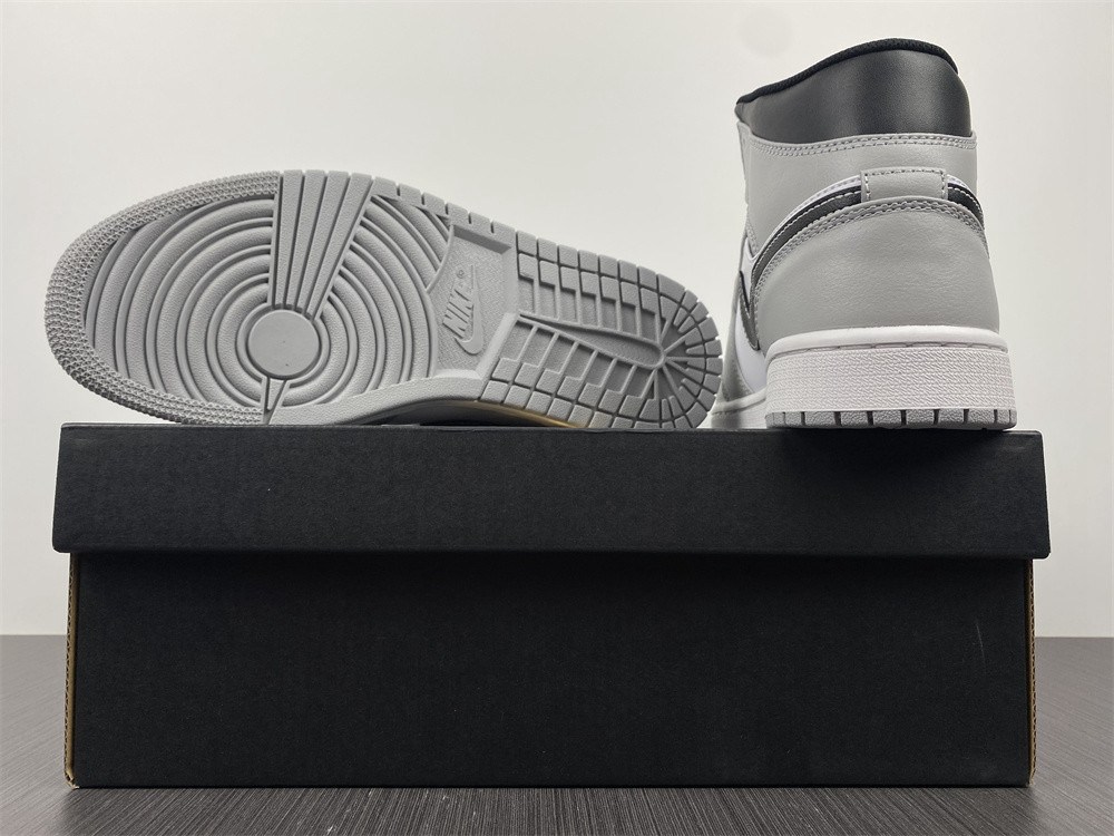Air Jordan 1 Mid Light Smoke Grey 554724-078