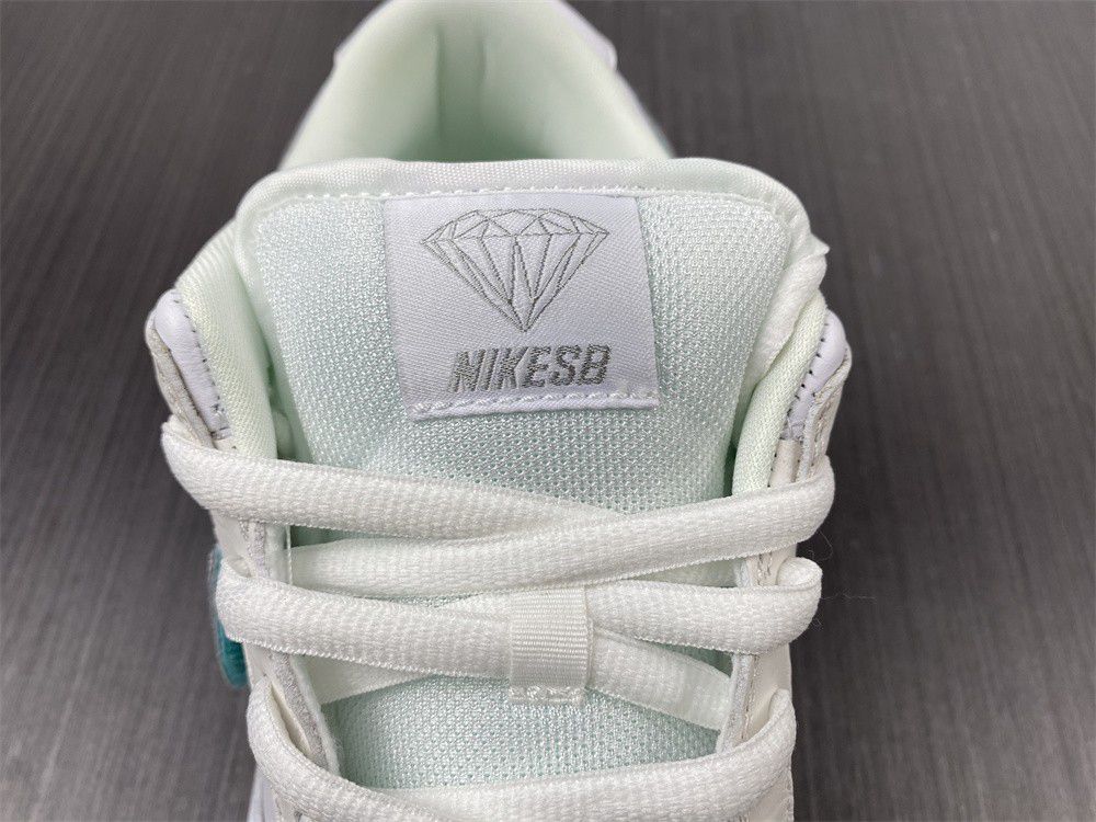 Dunk Low PRO OG SB BV1310-100