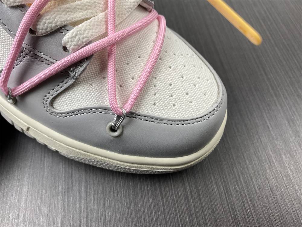 Off-White x Dunk Low Lot 9 of 50 1602-109