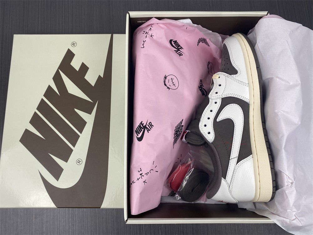 Travis Scott x Air Jordan 1 DM7866-162