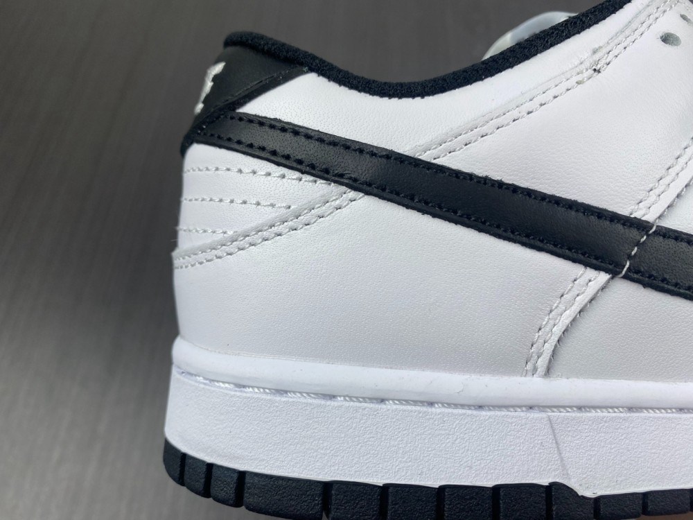 Nike Dunk Low white and black 2022