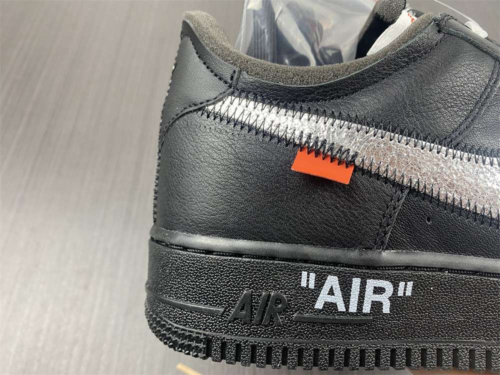 Off-White Nike Air Force 1 AV5210 001