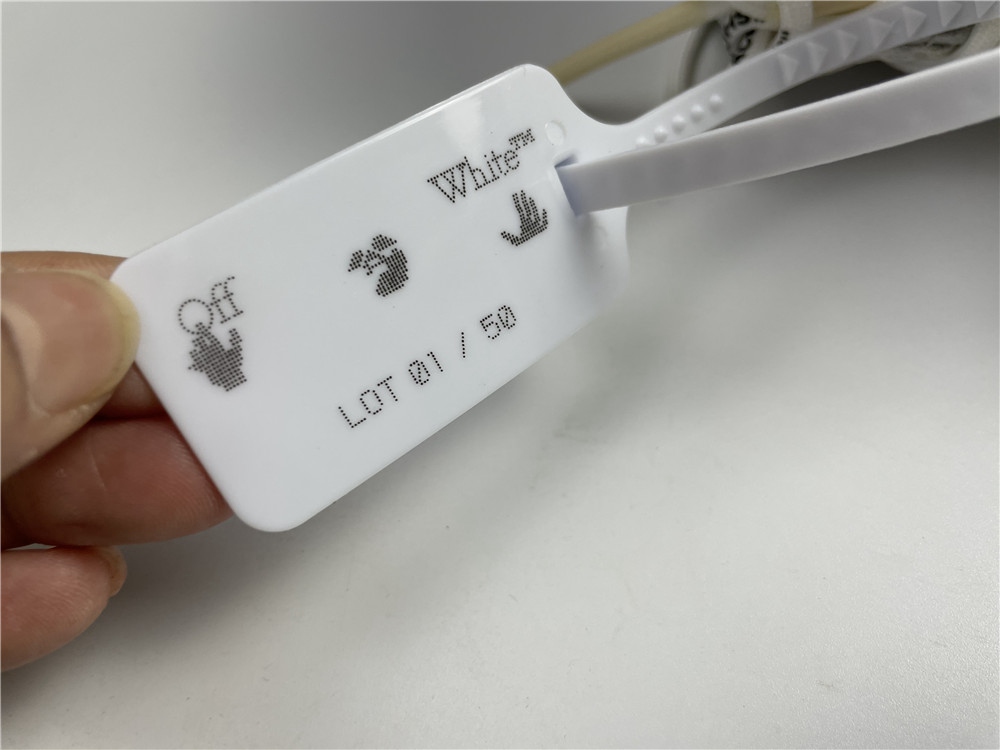 Off-White x Nike Dunk Low DM1602-107