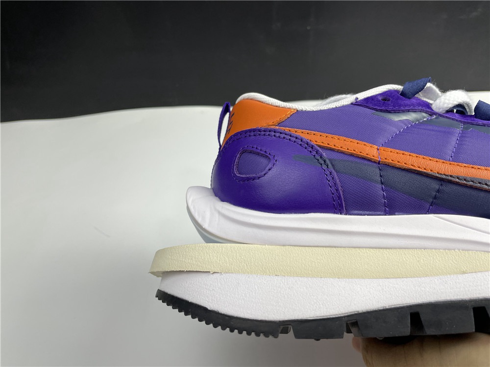 sacai x Nike VaporWaffle 3.0 DD1875-500
