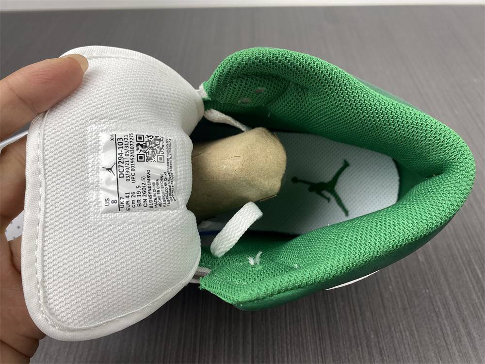 AIR JORDAN 1 MID DC7294-103