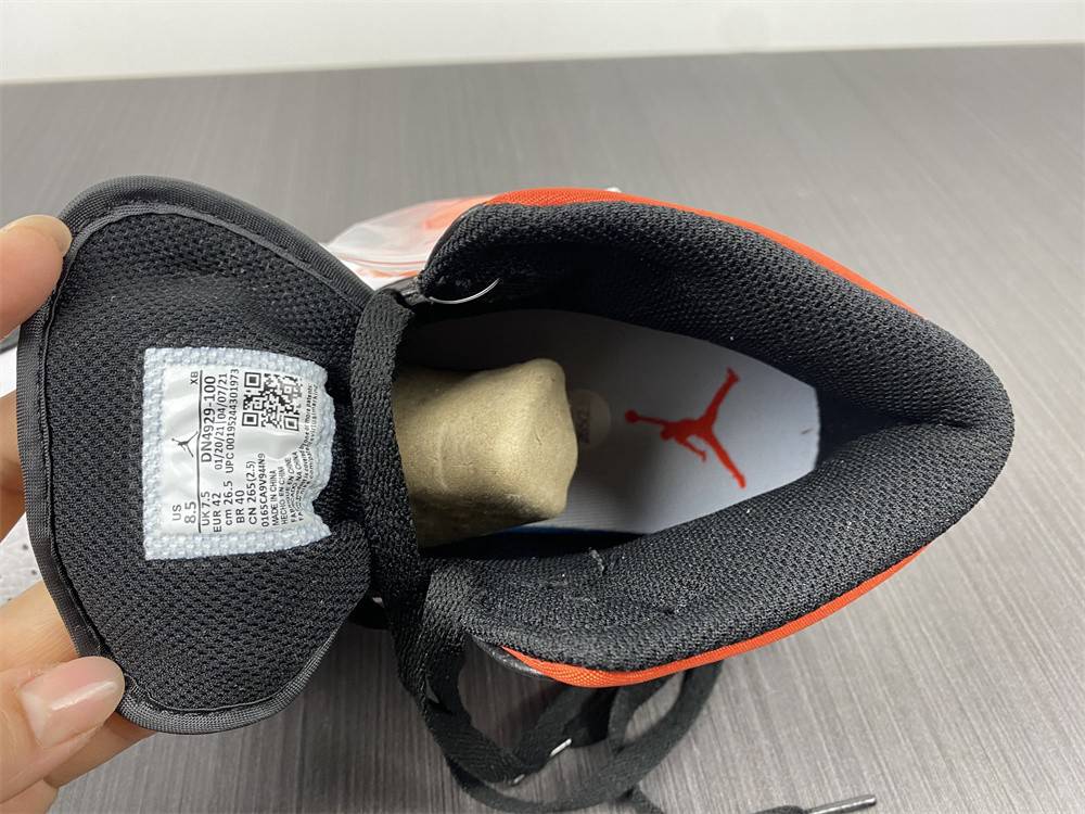 Air Jordan 1 Mid Zig Zag DN4929-100