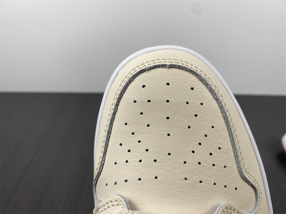 Air Jordan 1 Mid UTL