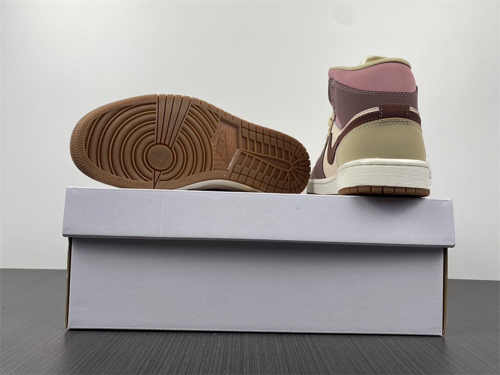 Nike Air Jordan 1 Mid AJ1 DO7440-821