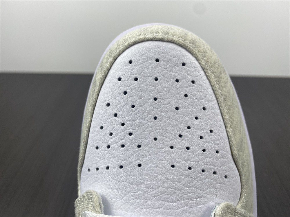 Air Jordan 1 Mid SE Light Iron Ore