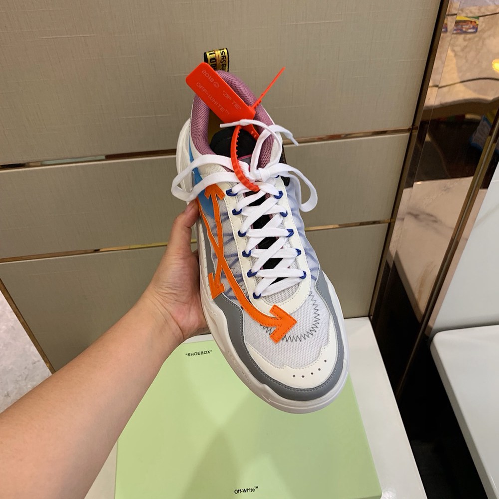0ffWhite Sneaker