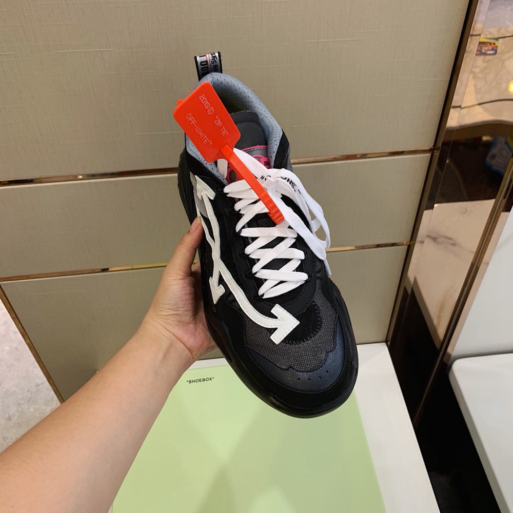 0ffWhite Sneaker