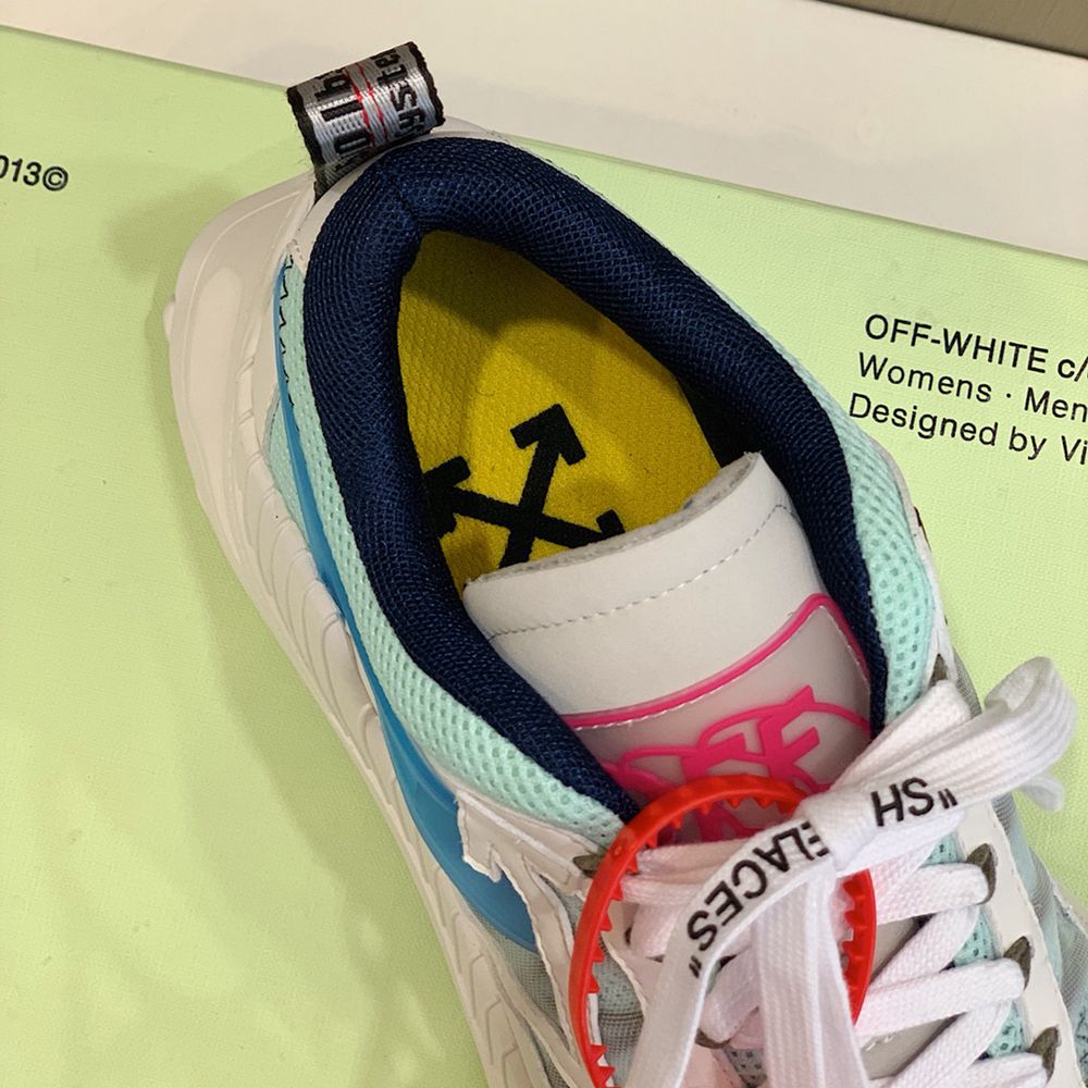0ffWhite Sneaker