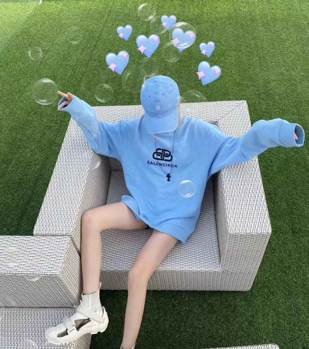 BLCG 20SS Round Neck Sweater