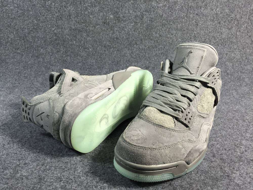 KAWS x Air Jordan 4 Cool Grey(930155-003)