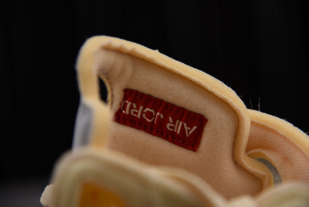 Off-White x Air Jordan 5 SP