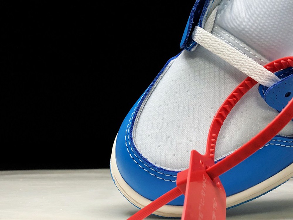 Off-White x Air Jordan 1 Retro High OG UNC