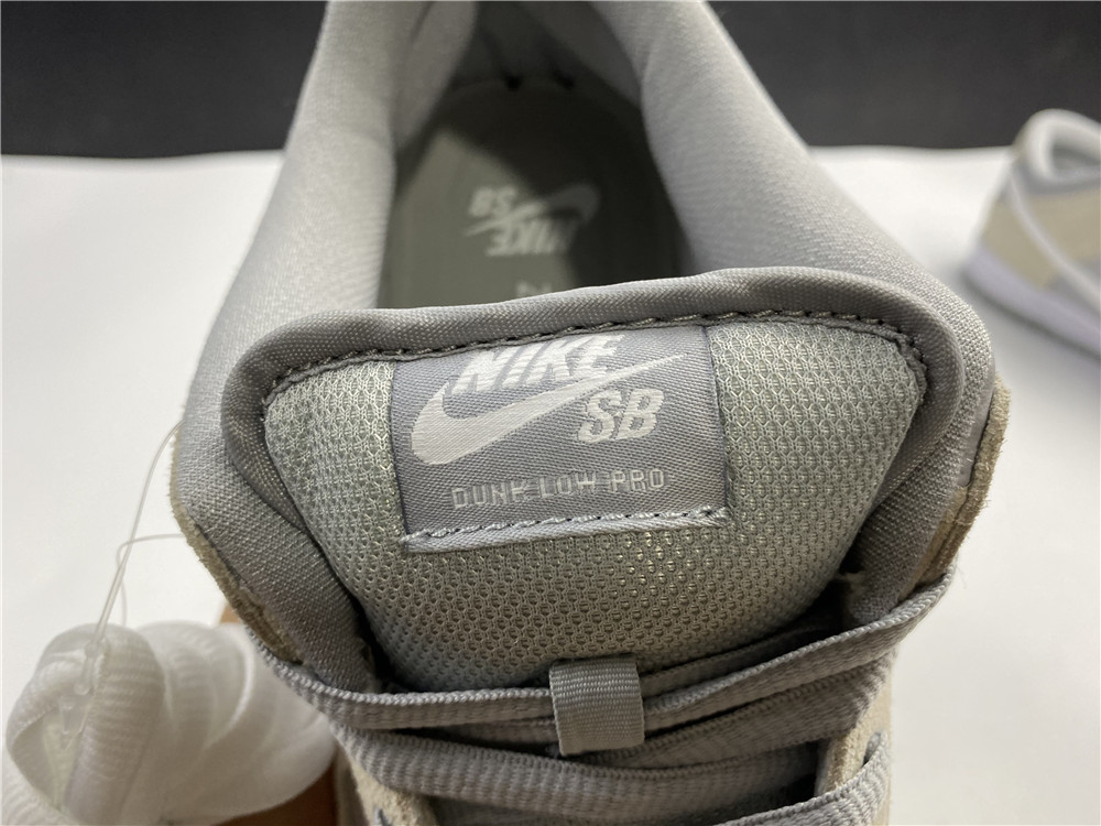 Dunk Low SB Summit White??AR0778 110)