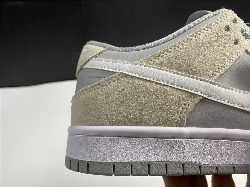 Dunk Low SB Summit White??AR0778 110)