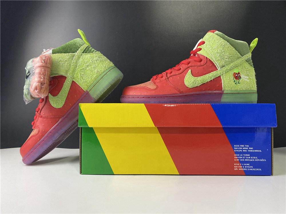 SB Dunk High Strawberry Cough(CW7093-600 )