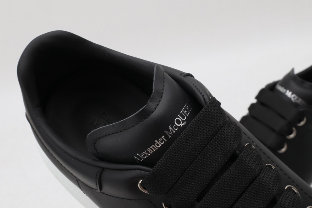 AMQ Leather Black Sneakers