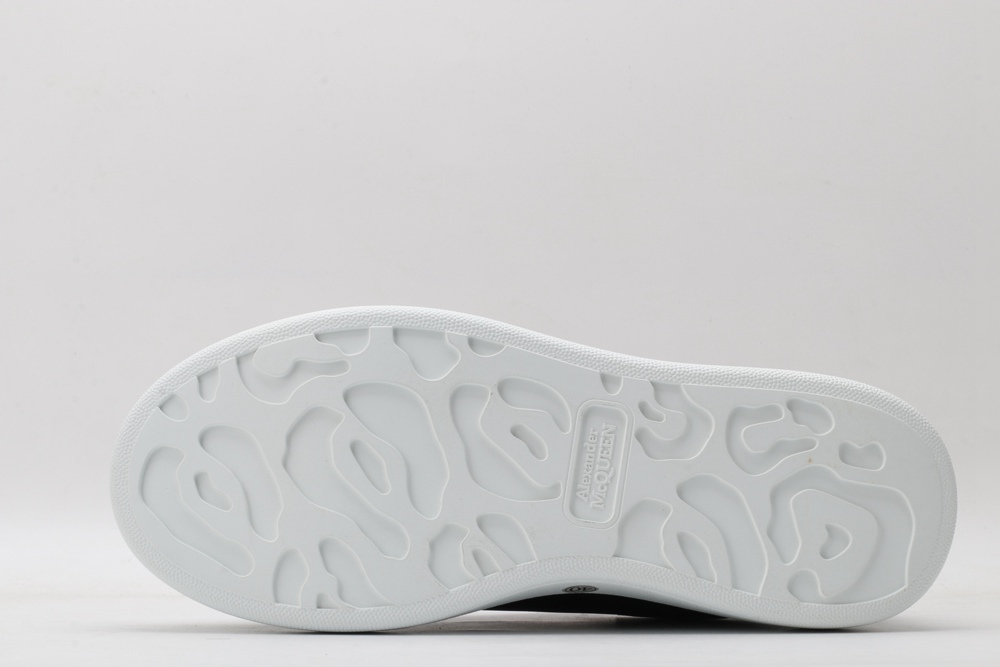 AMQ Leather Black Sneakers