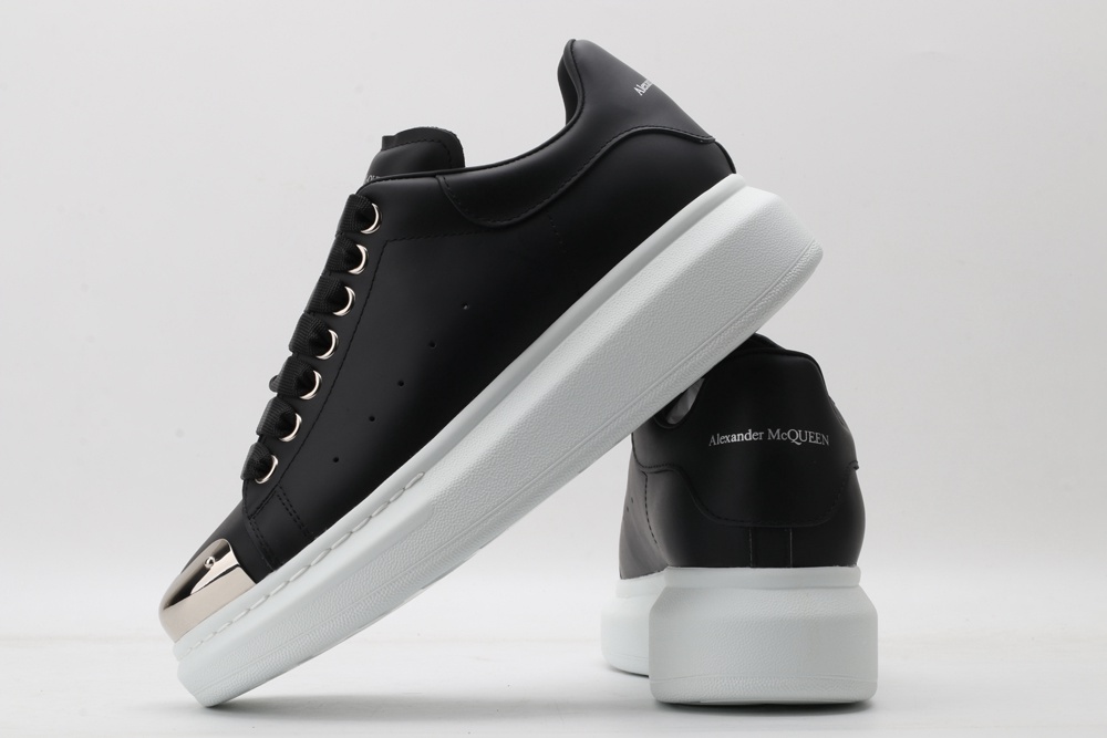 AMQ Leather Black Sneakers