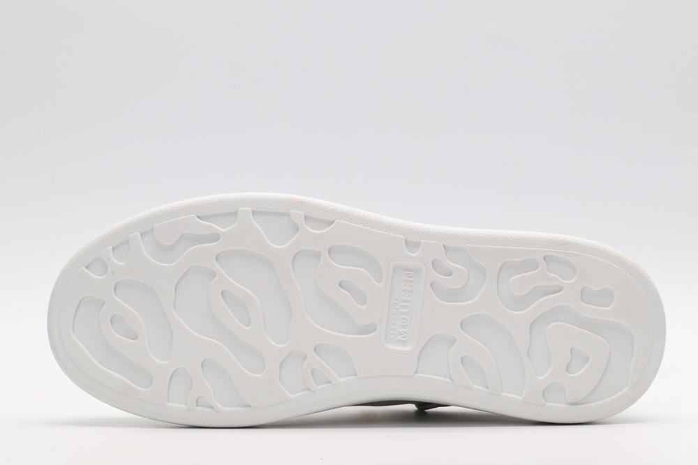 AMQ 3M Detail Oversized Sneaker