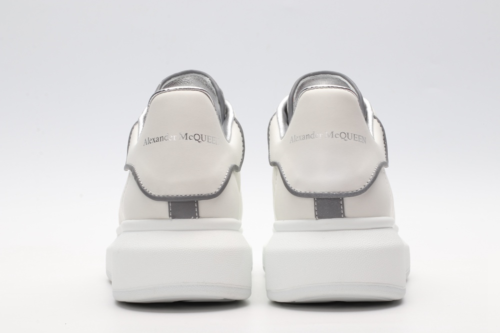 AMQ 3M Detail Oversized Sneaker